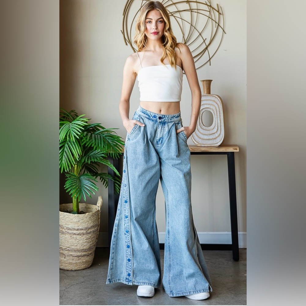NWT - Oli & Hali - Denim Button Wide Leg Jeans